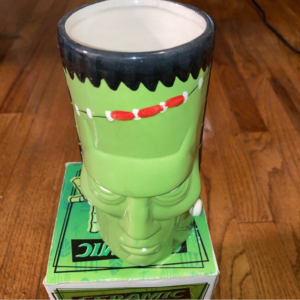 SOURPUSS MAY I BE FRANK TIKI MUG ----retired----03/31/2016